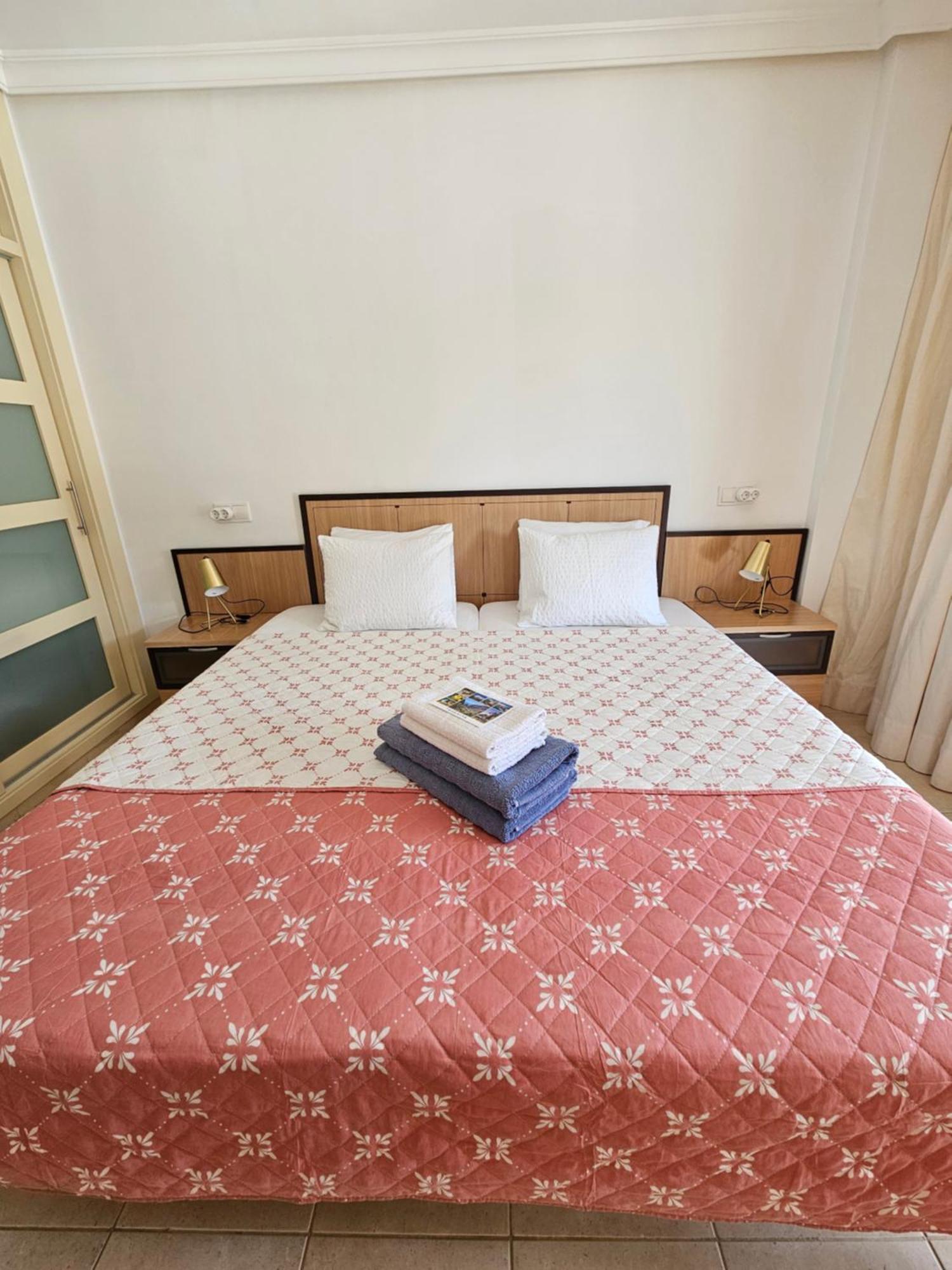 Appartamento Ocean Breeze Puerto de Santiago  Esterno foto